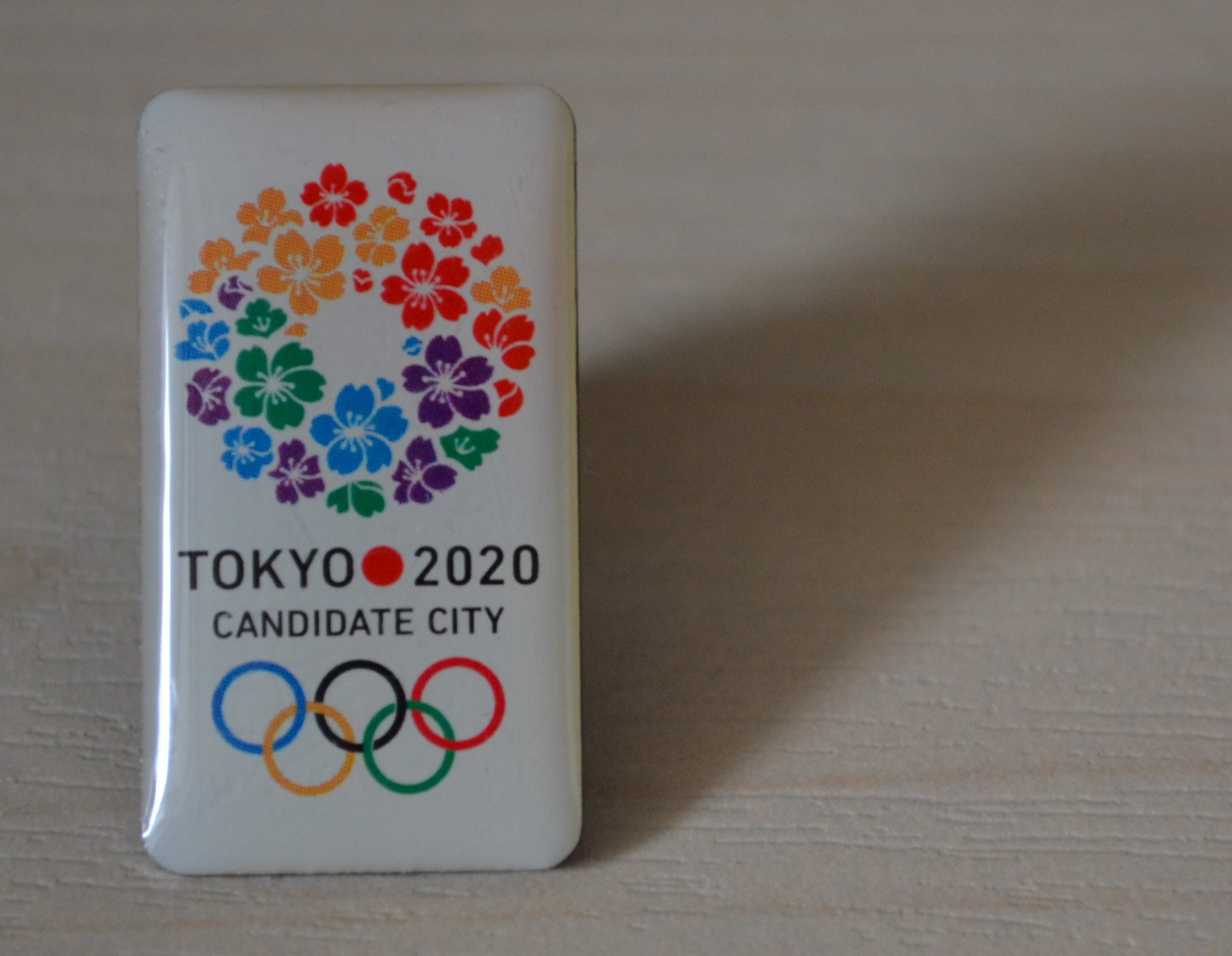 BADGE ÉPINGLES OLYMPIQUES 2020 Tokyo 2021 Japon Partenaire Mondial